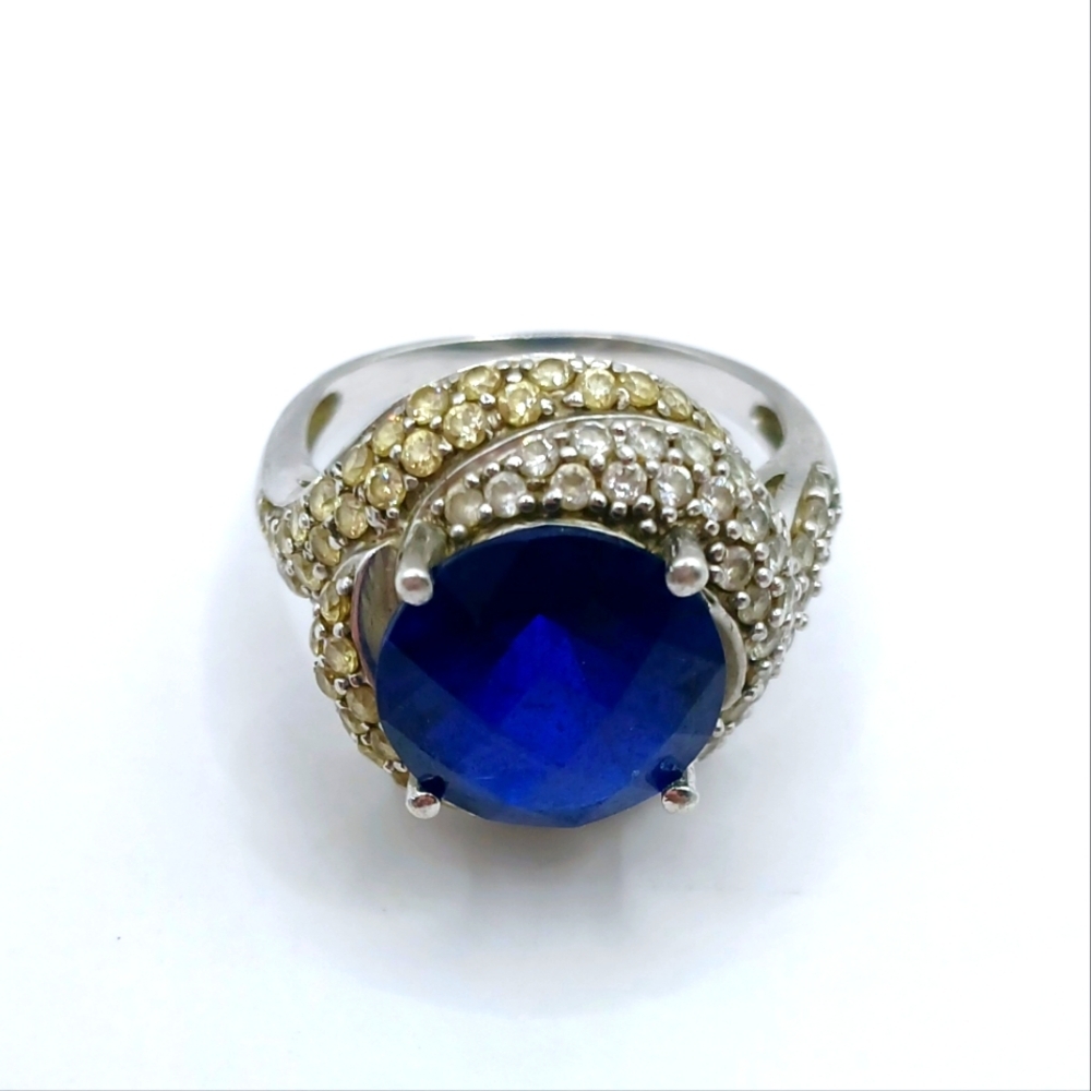 Gorgeous 925 Sterling Sliver Blue Sapphire Ring Size 9